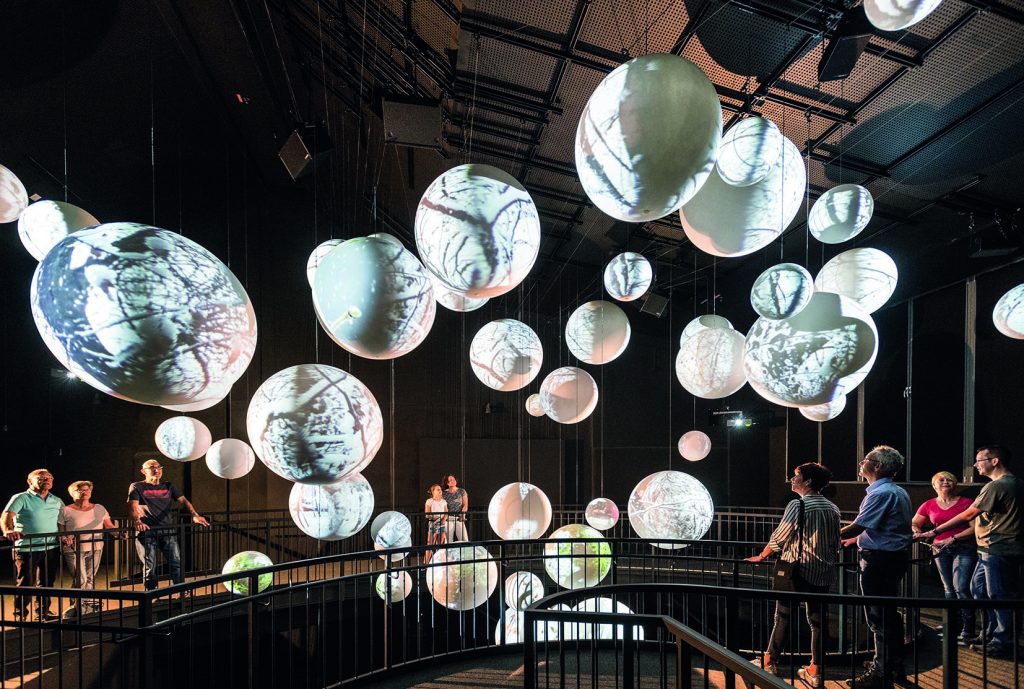 Zuschauer betrachten Lampignons