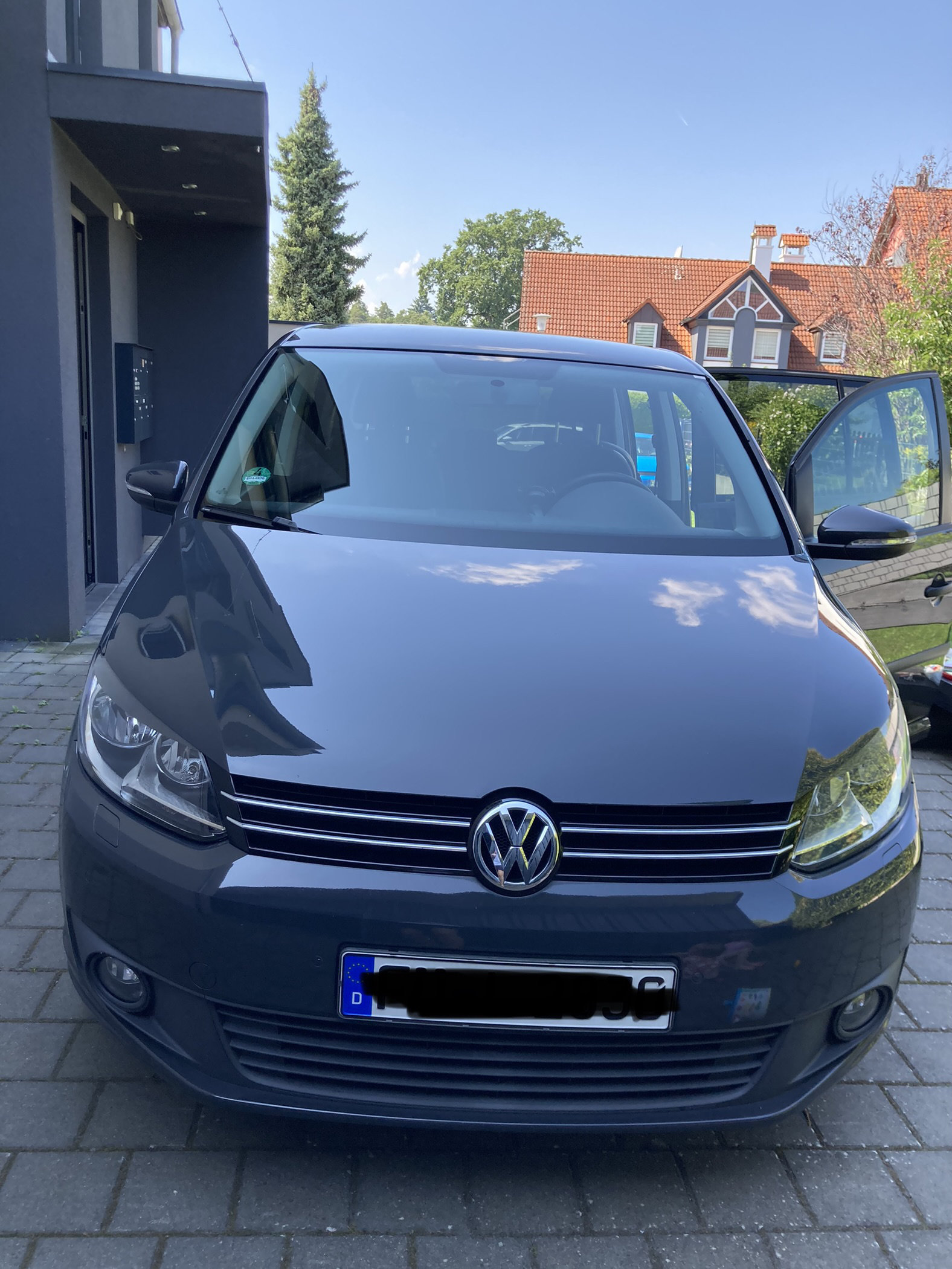 VW Touran in Schwarz